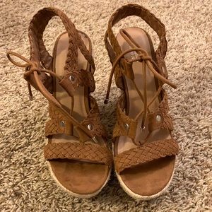Women’s size 7.5 brown woven wedge sandals